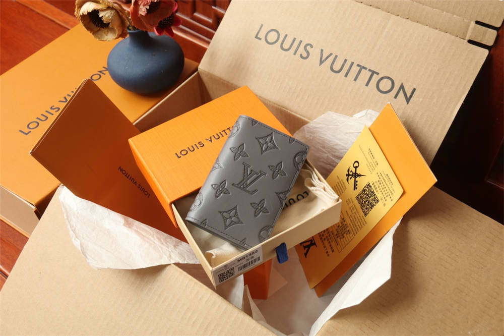 Louis Vuitton wallet M81382 2025 new 